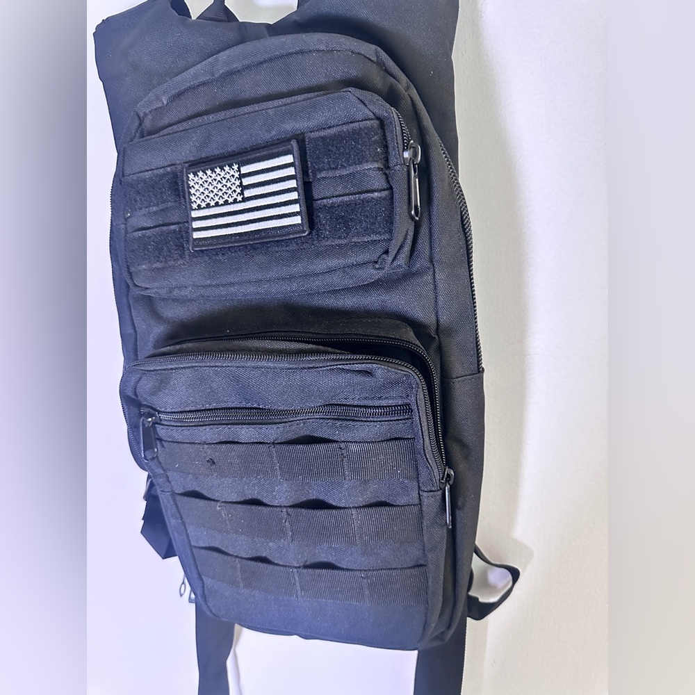 Unisex Tactical/Hiking Black Hydration Backpack without Water Bladder - Picture 3 of 7
